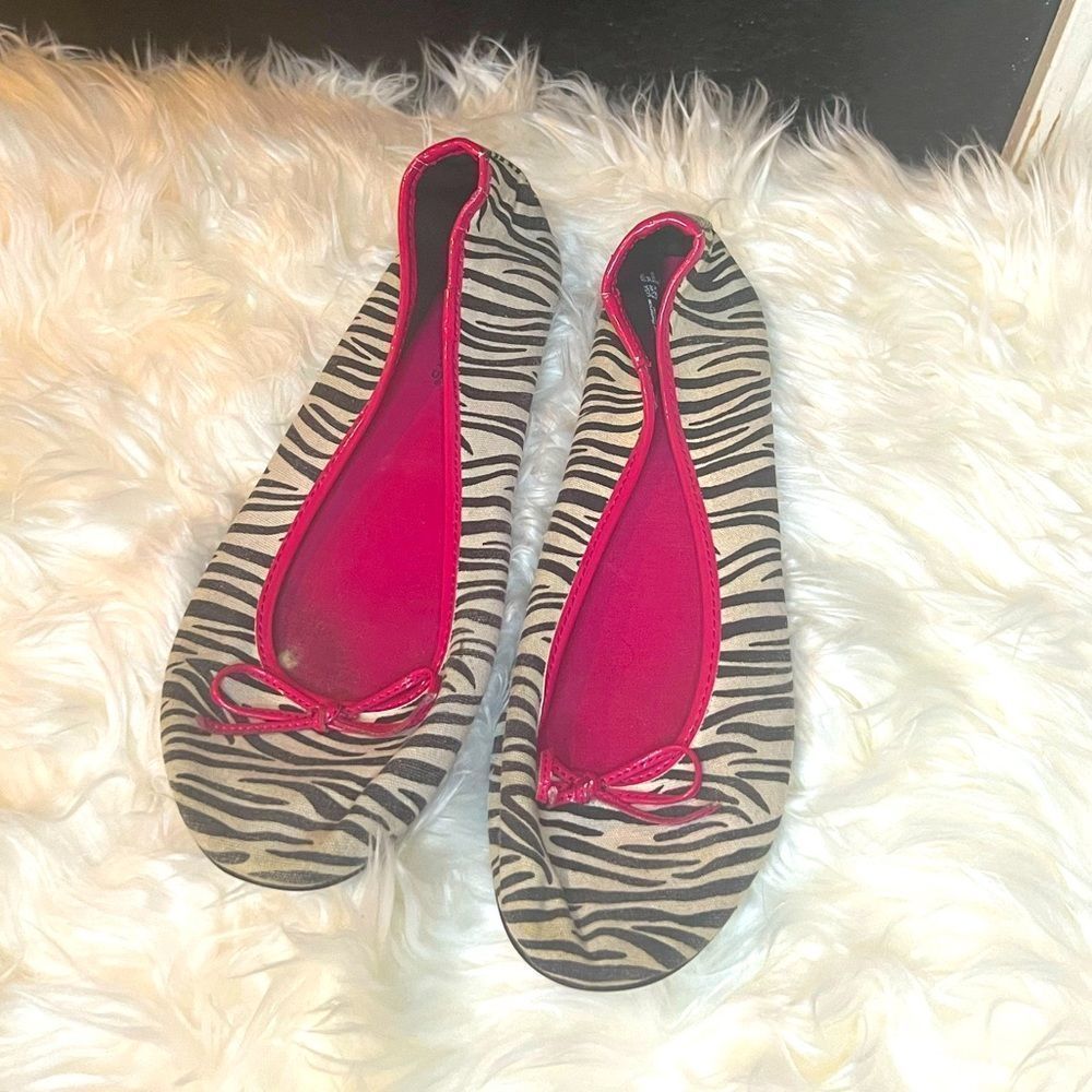 Zebra print flats women’s size 6.5